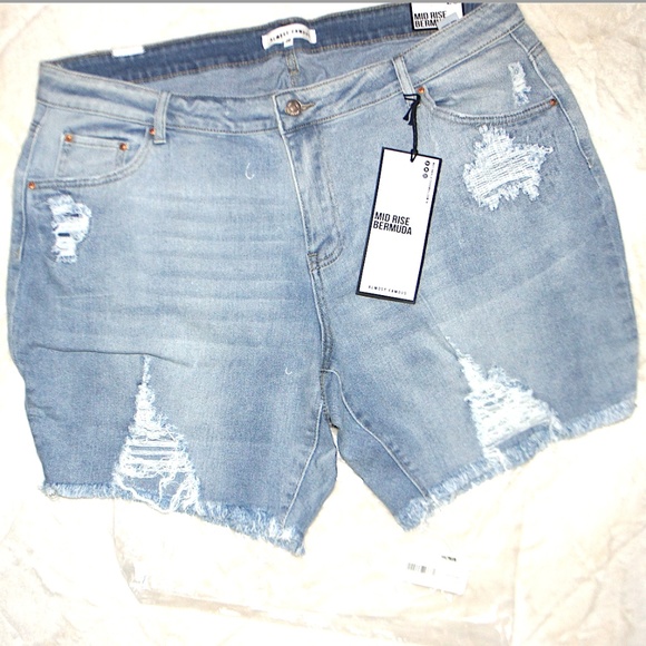 ♥️ Fashion Nova Almost Famous shorts - Picture 10 of 16